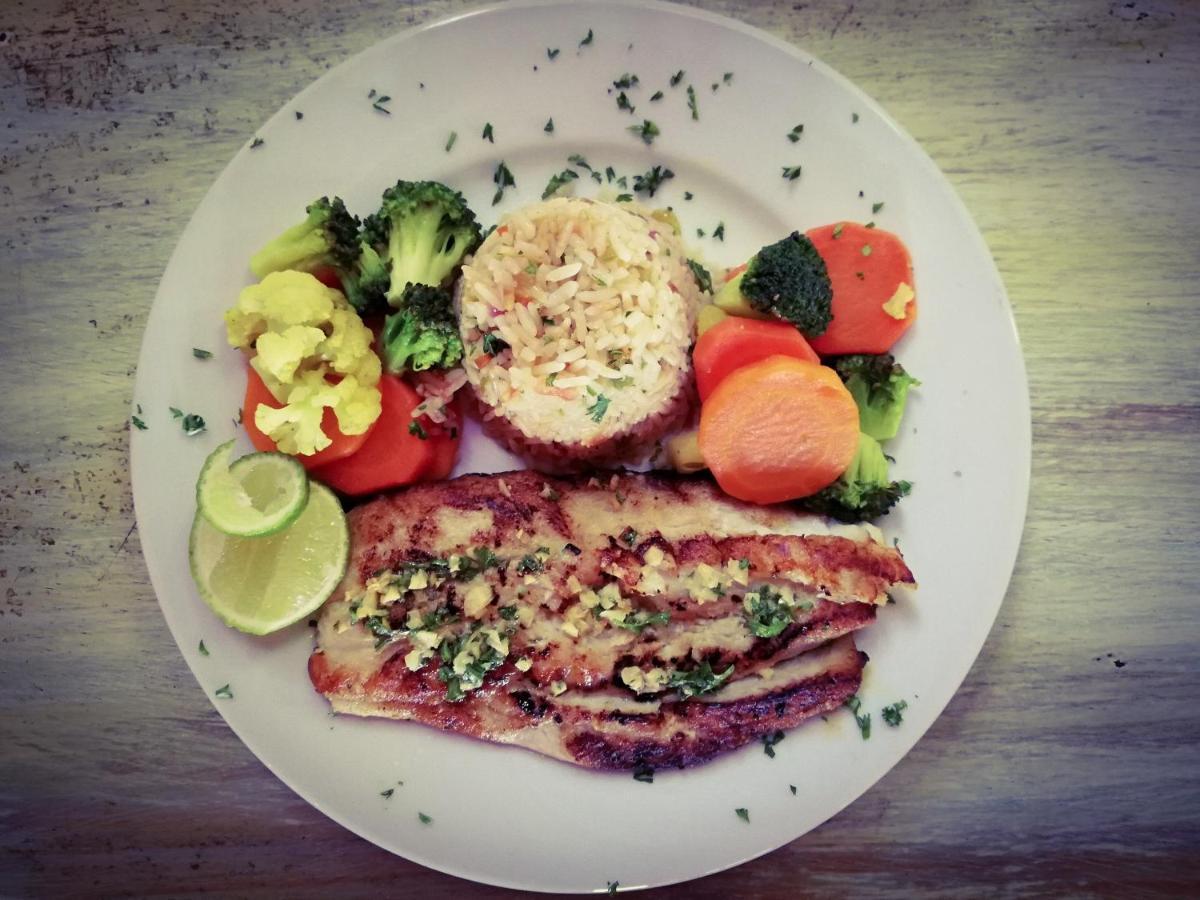 فندق Tapas & Surf Petacaltepe المظهر الخارجي الصورة